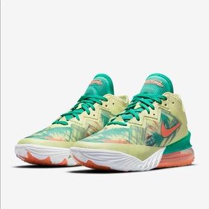 LeBron 18 low “Summer fresh”